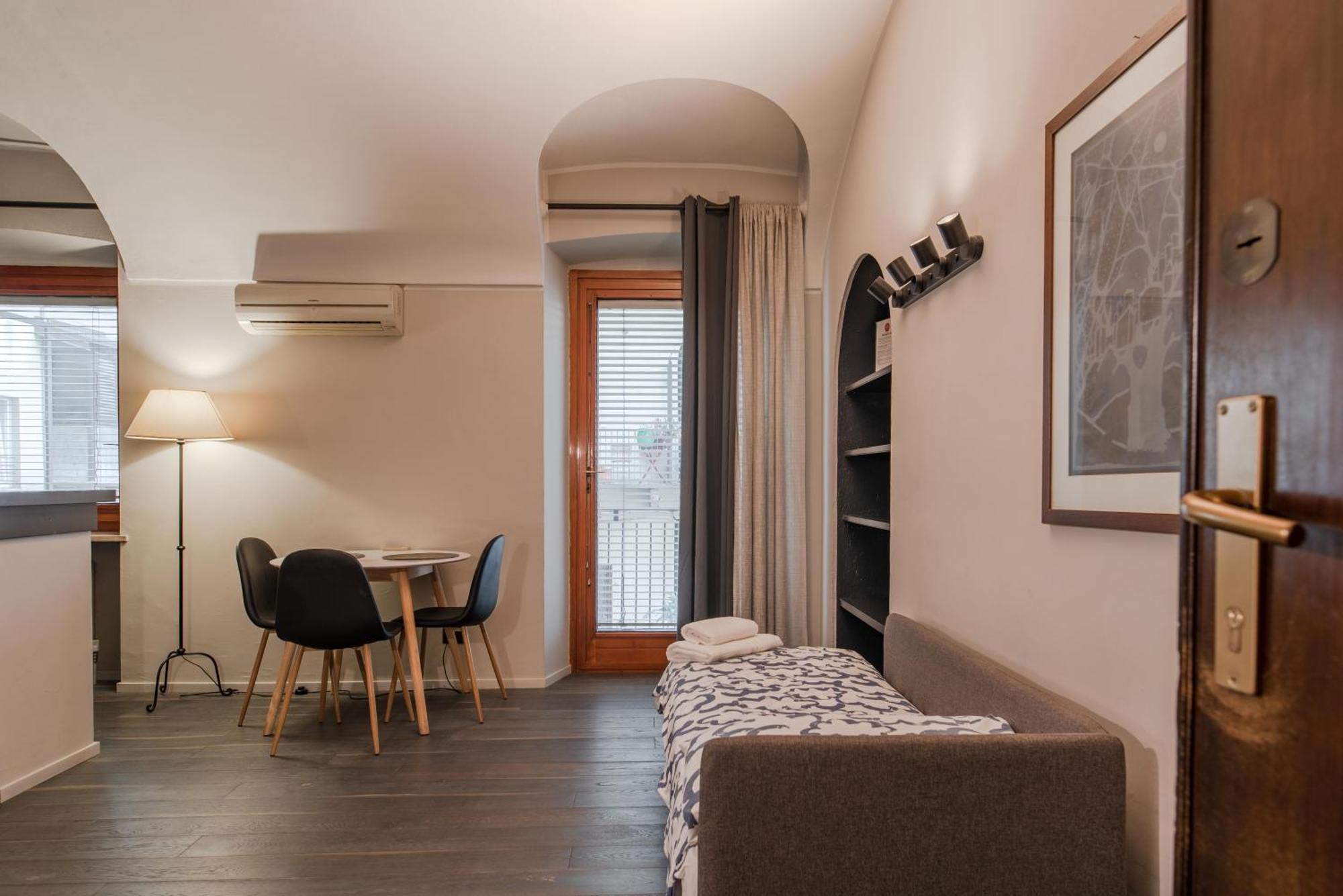 Familia Apartaments - 048 By Happyhostorino Exterior photo